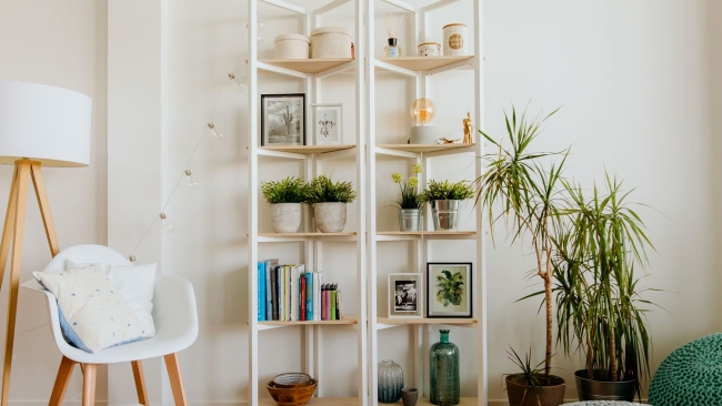 Πώς να οργανώσετε τα ράφια σας
