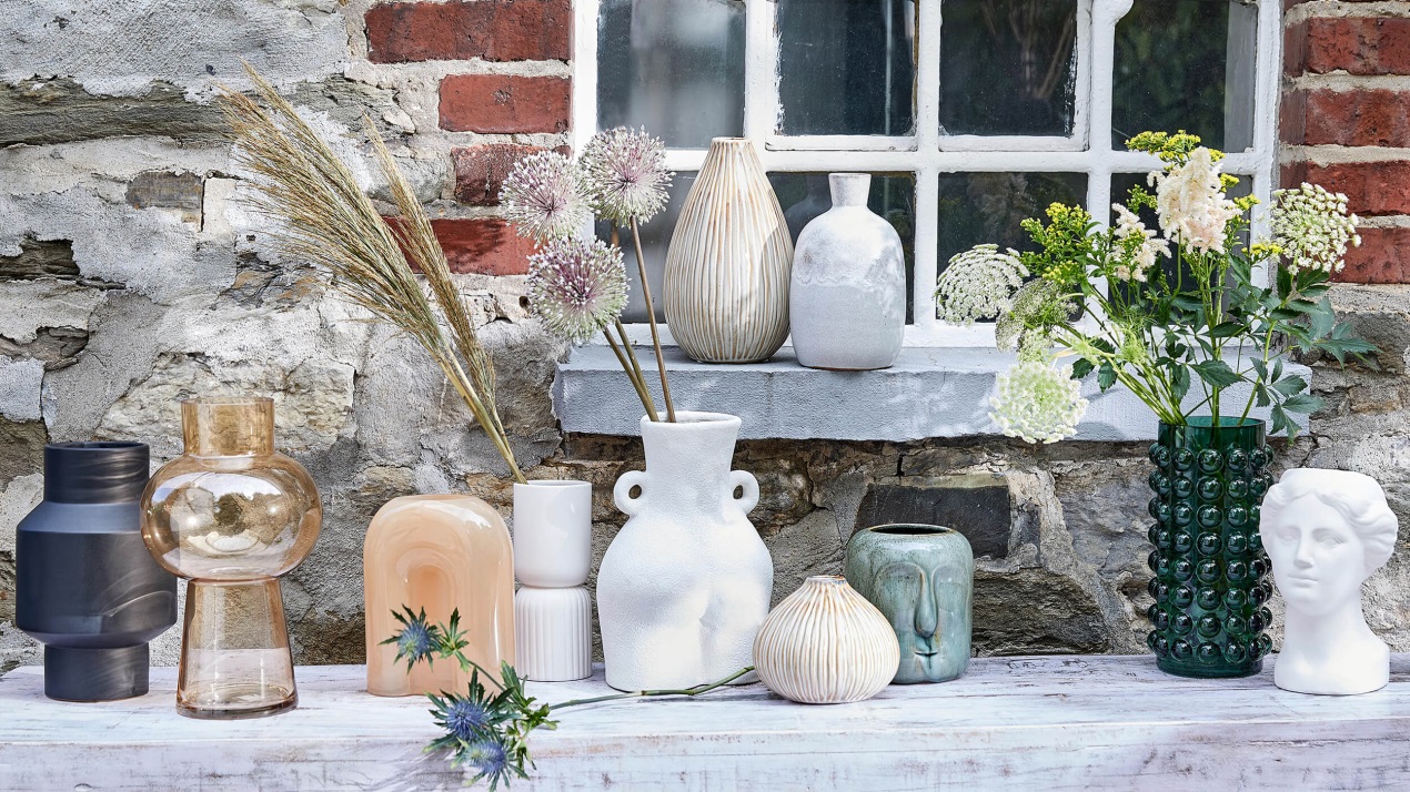 ΜΟΝΤΕΡΝΑ EYE-CATCHERS: ΑΣΥΝΗΘΙΣΤΑ ΔΙΑΚΟΣΜΗΤΙΚΑ ΒΑΖΑ